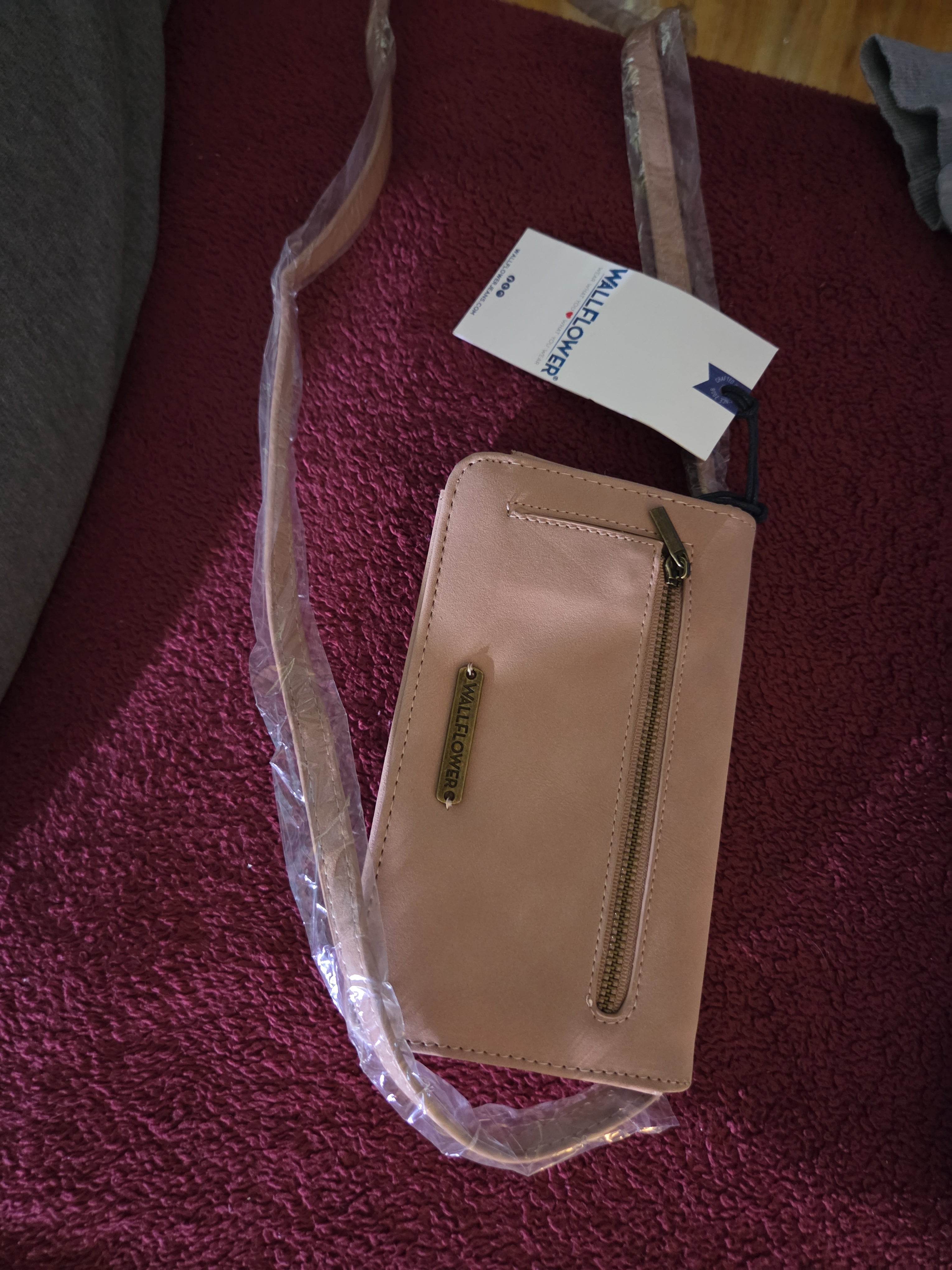 Wallflower Blush Pink Crossbody Wallet – Elegant Laser-Cut Design, New With Tags