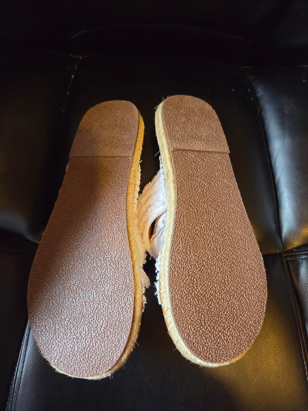Women’s Open Toe Slide Sandals – White Textured Strap – Casual Summer Slippers size 10.5